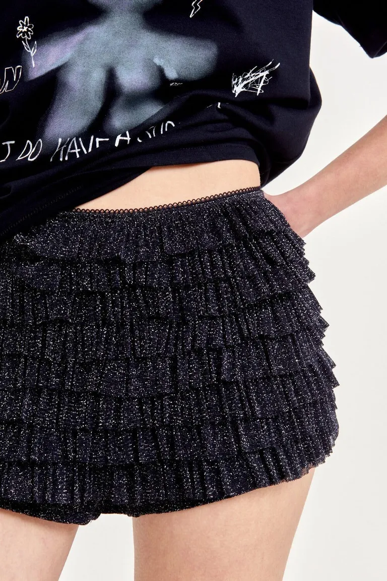 Shorts de crepe con volados de microtul y lurex de 47 Street en Shorts para argentina