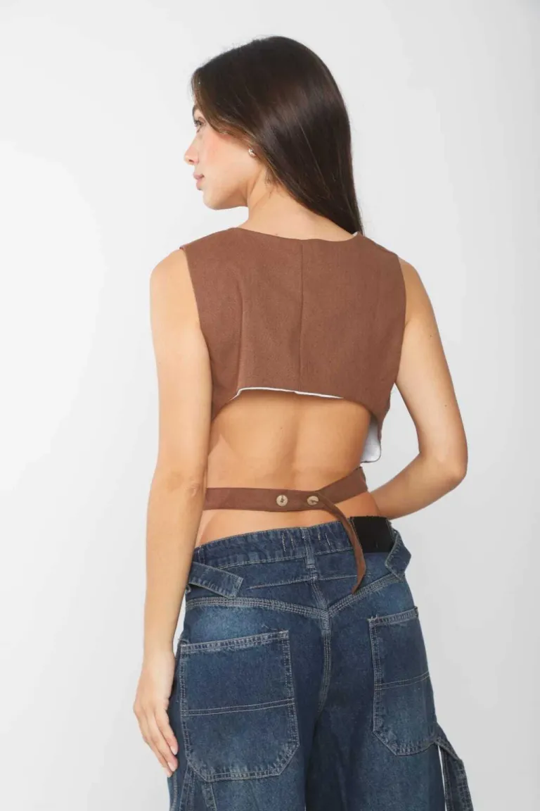 Chaleco de lino entallado para mujer, ideal para diversos looks casuales y formales de Belle en Chalecos para argentina