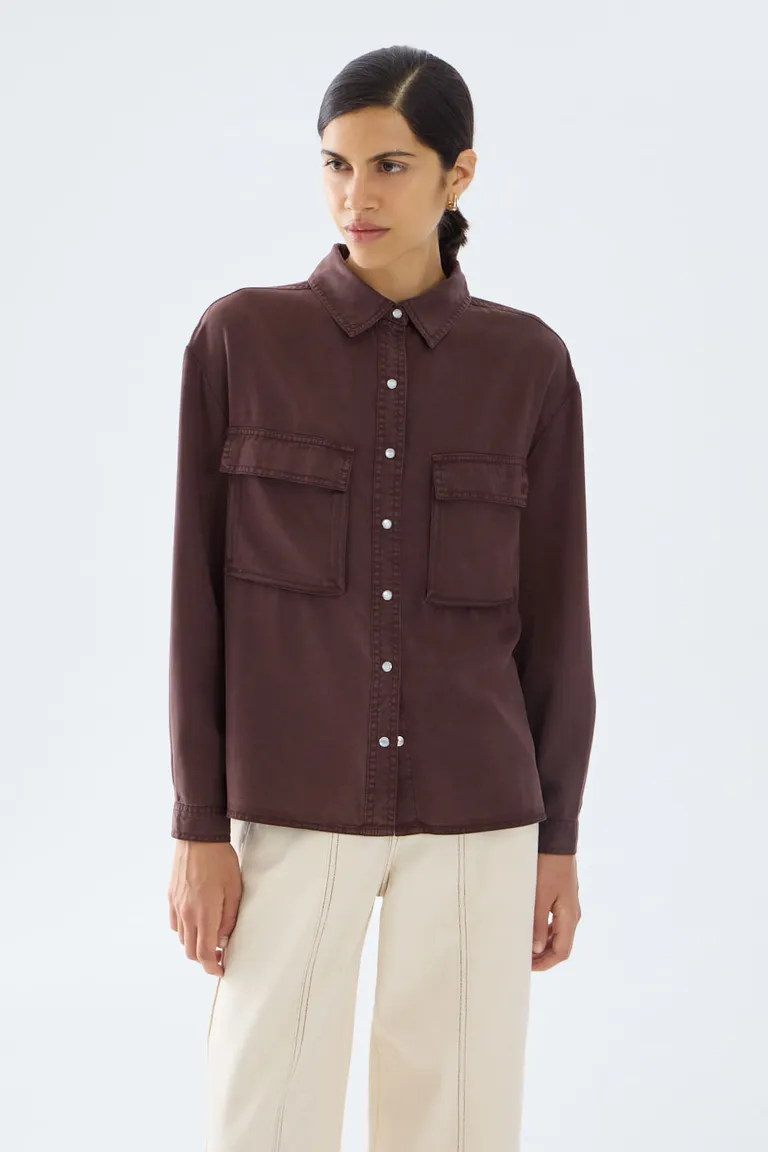 Camisa de corte amplio con bolsillos frontales, cuello a la base y cierre de botones de Portsaid en Camisas para argentina