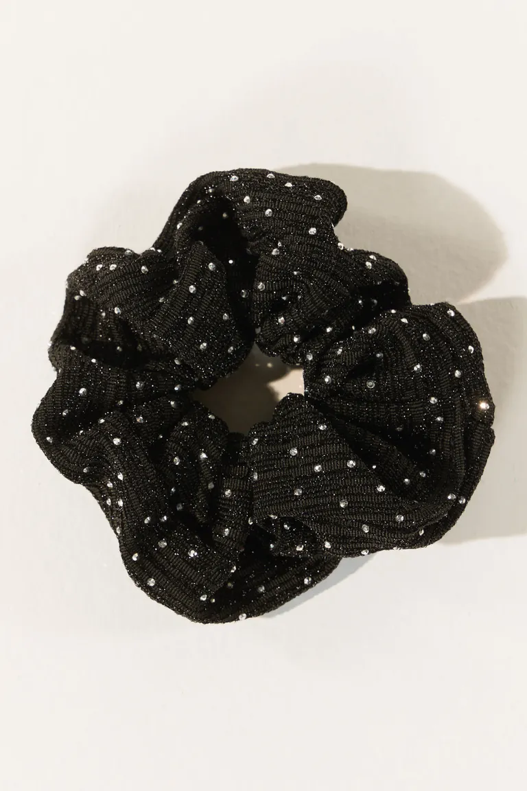 Scrunchie grande elástico con diseño de puntos brillantes para sujetar el cabello de Cuesta Blanca en Ropa Interior y Medias para argentina