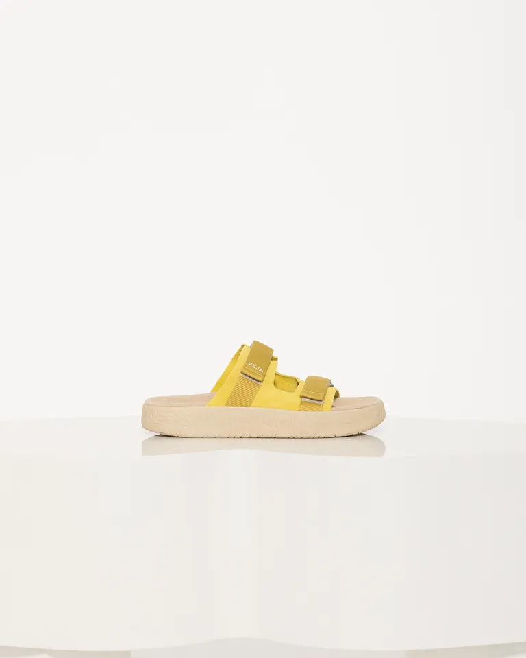 Sandalias Veja Arpoador: Estilo minimalista y comodidad para tu verano de Jazmin Chebar en Sandalias para argentina