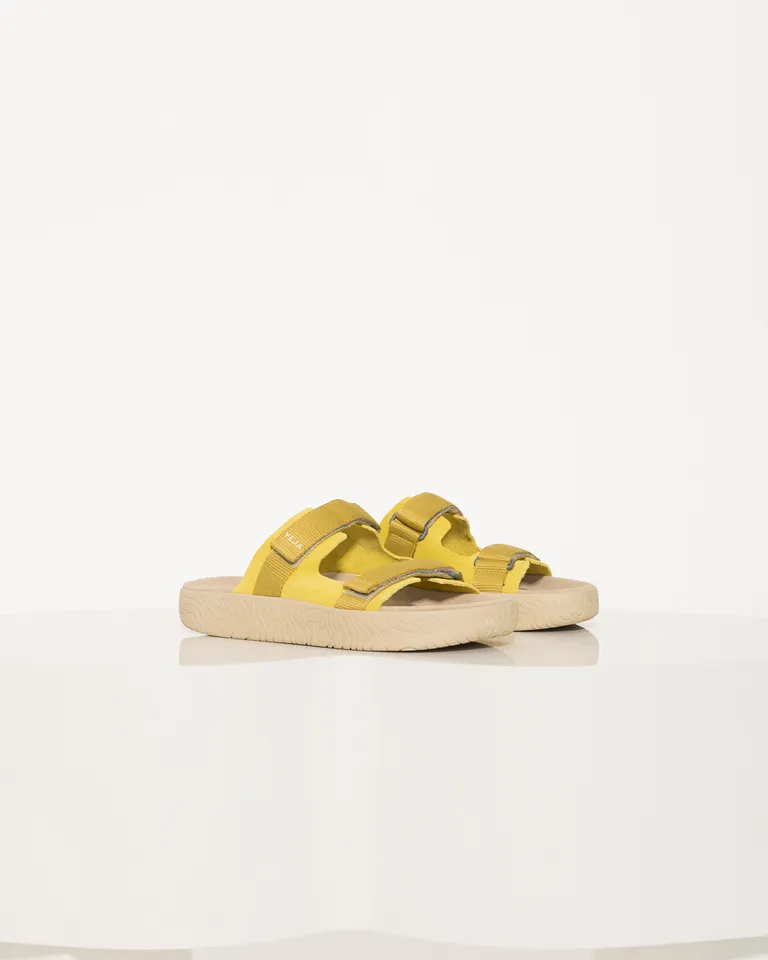 Sandalias Veja Arpoador: Estilo minimalista y comodidad para tu verano de Jazmin Chebar en Sandalias para argentina