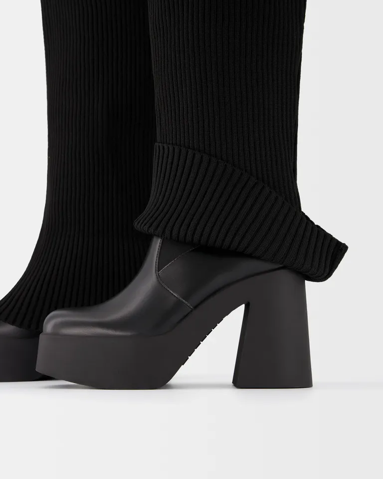 Bota tacón plataforma calcetín de Bershka en Botas y Botinetas para argentina
