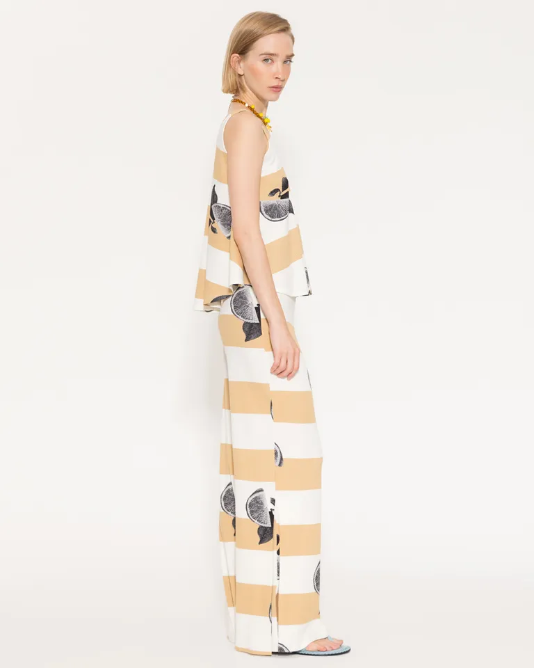 Pantalón palazzo estampado con cintura elástica y bota amplia de Jazmin Chebar en Pantalones para argentina