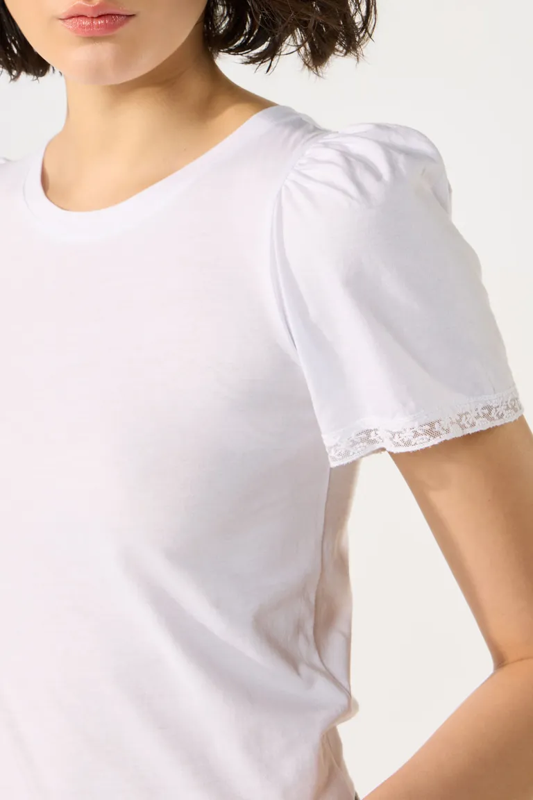 Remera de algodón con mangas frunces y detalles de tul bordado de Cuesta Blanca en Remeras para argentina