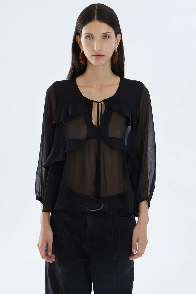 Top de mujer con volados escote abierto y mangas balloon con ajuste en puños de Portsaid en Tops para argentina