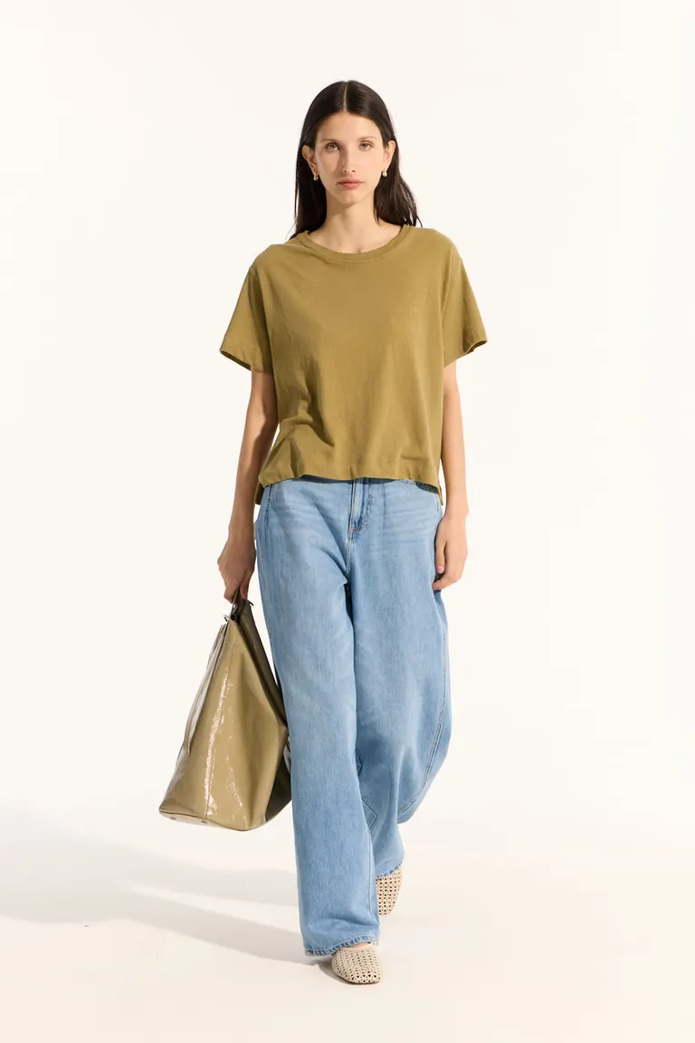 Remera de corte amplio y escote redondo para mujer con aberturas laterales y tejido pigmentado de Portsaid en Remeras para argentina