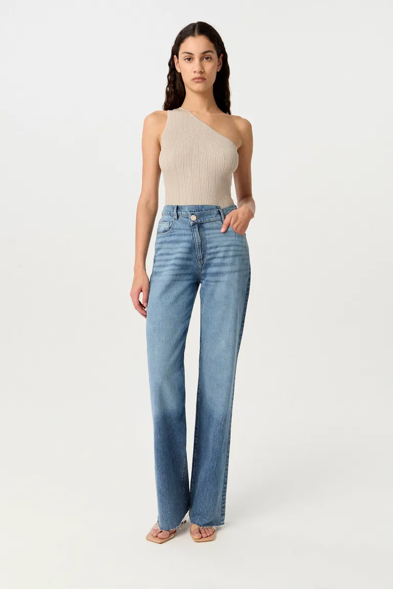 Pantalón vaquero de tiro alto y pierna ancha en corte relajado de Markova en Pantalones para argentina