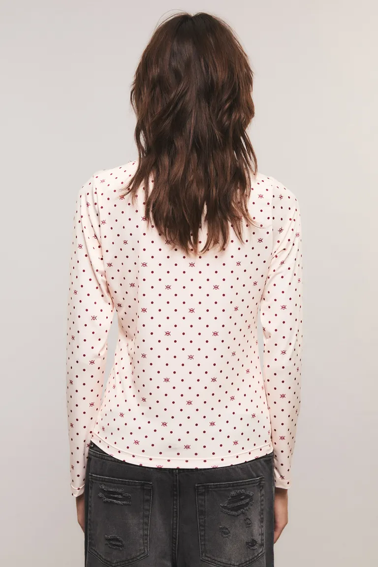 Remera de mangas largas con diseño de lunares y calce regular de Kosiuko en Remeras para argentina