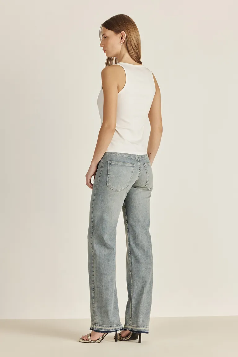 Remera blanca básica y elegante para realzar tus looks de moda de Tucci en Remeras para argentina