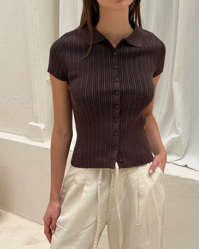 Remera chomba de botones a tono, corte premium y estilo elegante de Sky en Remeras para argentina