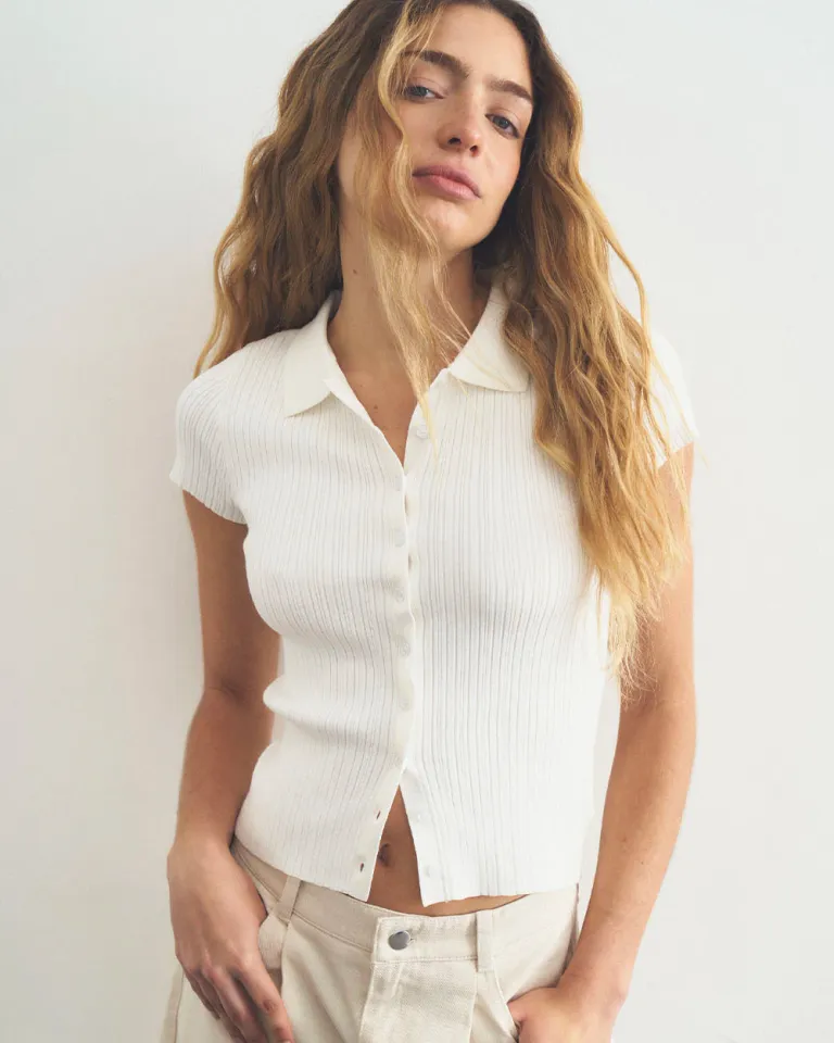 Remera chomba de botones a tono, corte premium y estilo elegante de Sky en Remeras para argentina