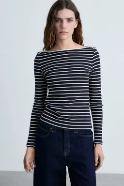 Remera rayas cuello barco de Mango en Buzos y Sweaters para argentina