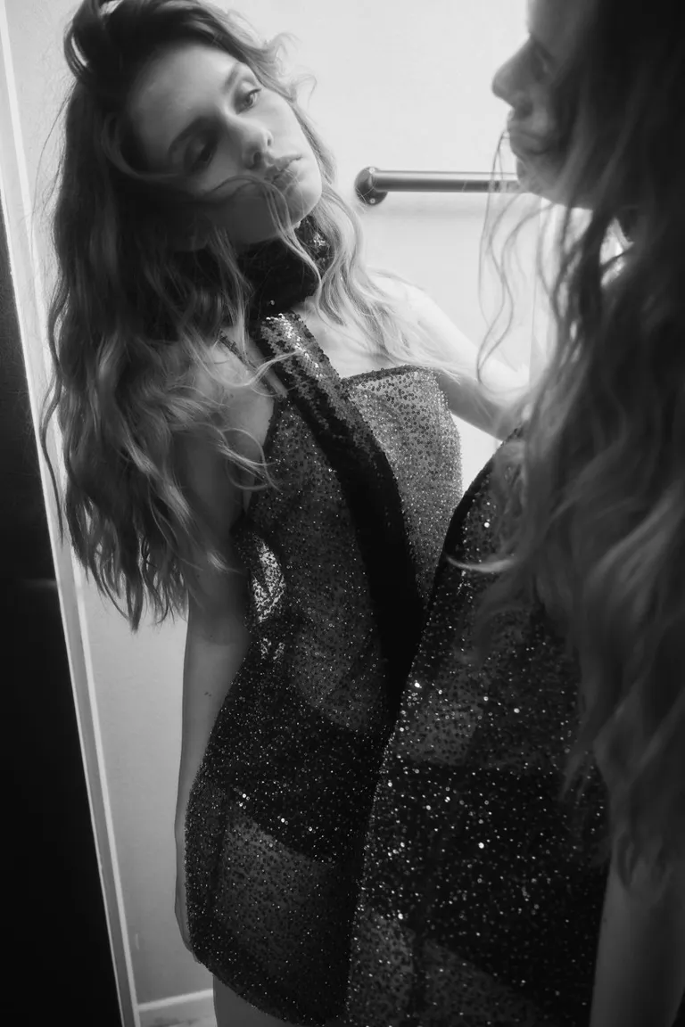 Elegante vestido de noche de microtul bordado con canutillos y viso interior de Allo Martinez en Vestidos para argentina