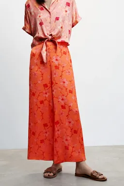 Pantalón palazzo estampado de Mango en Pantalones para argentina