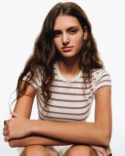 Remera cuello redondo manga corta de Bershka en Remeras para argentina