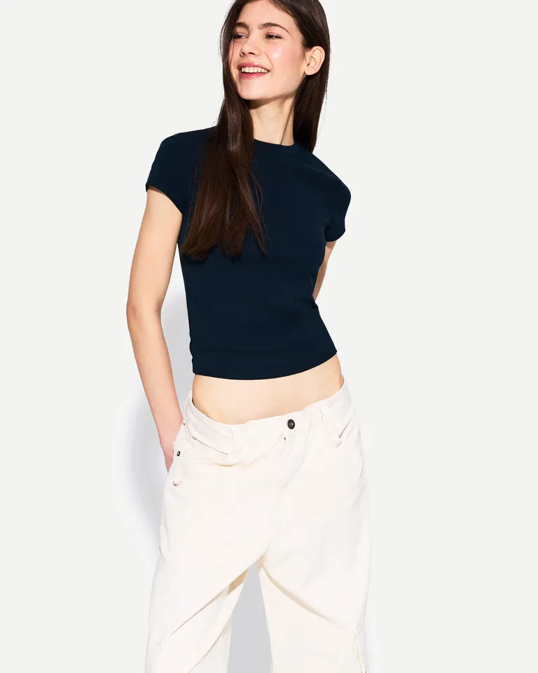 Remera cuello redondo manga corta de Bershka en Remeras para argentina
