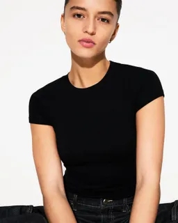 Remera cuello redondo manga corta de Bershka en Remeras para argentina