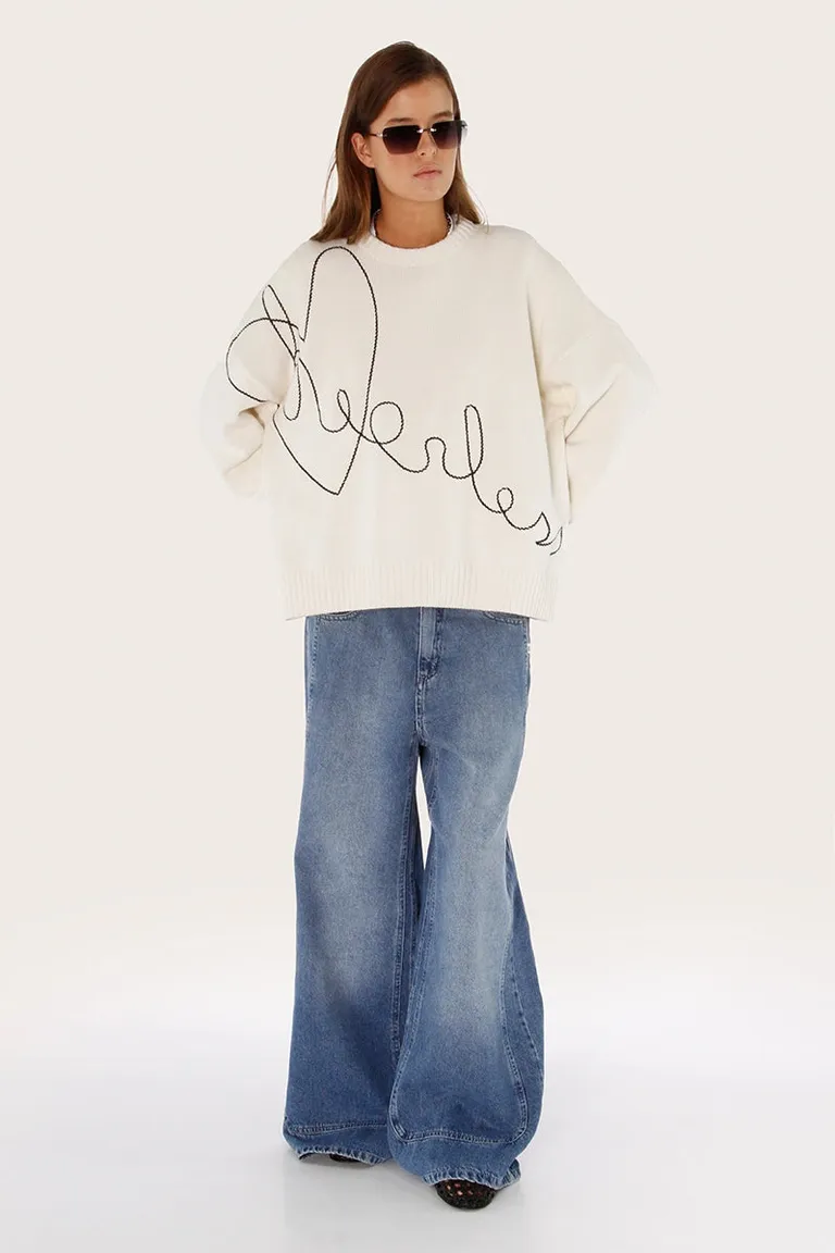 Suéter tejido de textura suave con diseño gráfico distintivo de Sofia Sarkany en Buzos y Sweaters para argentina