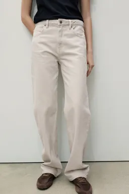 Jeans miami rectos tiro medio de Mango en Pantalones para argentina