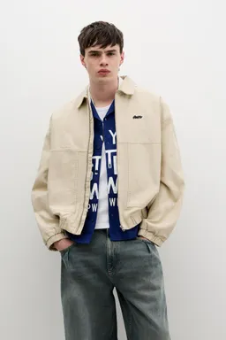 Campera liviana algodón stwd de Pull&Bear en Abrigos y Camperas para argentina