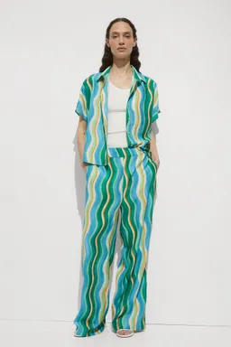 Pantalón wideleg estampado de Mango en Pantalones para argentina
