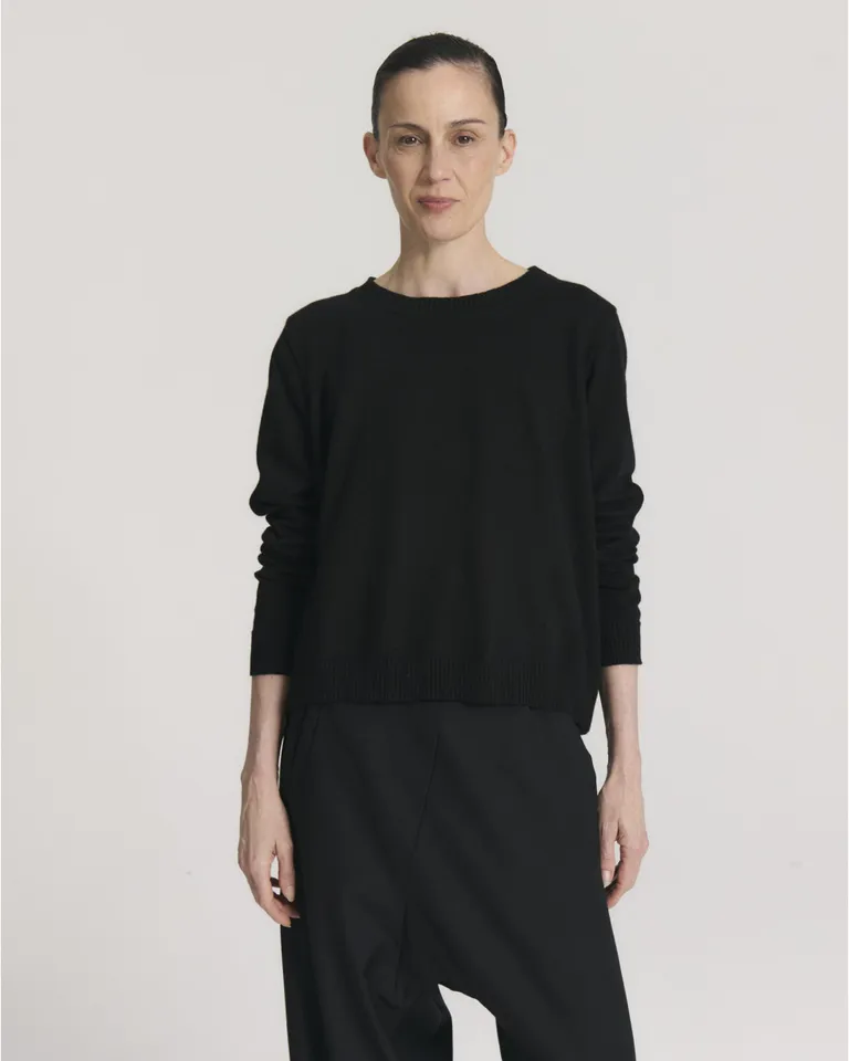 Sweater de calce holgado con cuello redondo y mangas largas de diseño clásico de Blue Sheep en Buzos y Sweaters para argentina