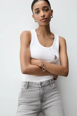Jeans tiro bajo de Lefties en Pantalones para argentina