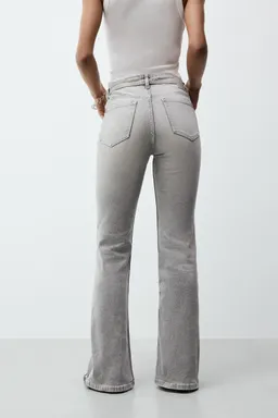Jeans tiro bajo de Lefties en Pantalones para argentina
