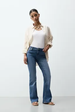 Jeans tiro bajo de Lefties en Pantalones para argentina