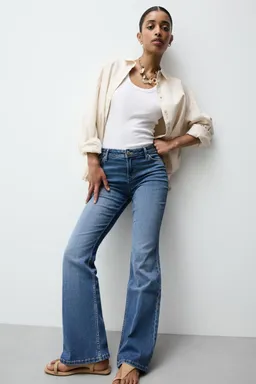 Jeans tiro bajo de Lefties en Pantalones para argentina
