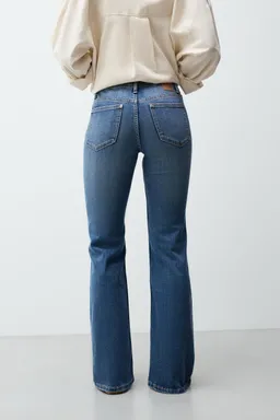 Jeans tiro bajo de Lefties en Pantalones para argentina