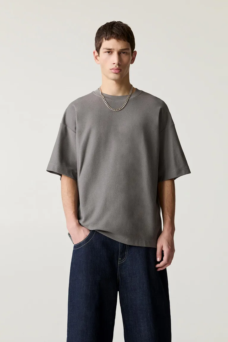 Sudadera texturizada manga corta de Pull&Bear en Buzos y Sweaters para argentina