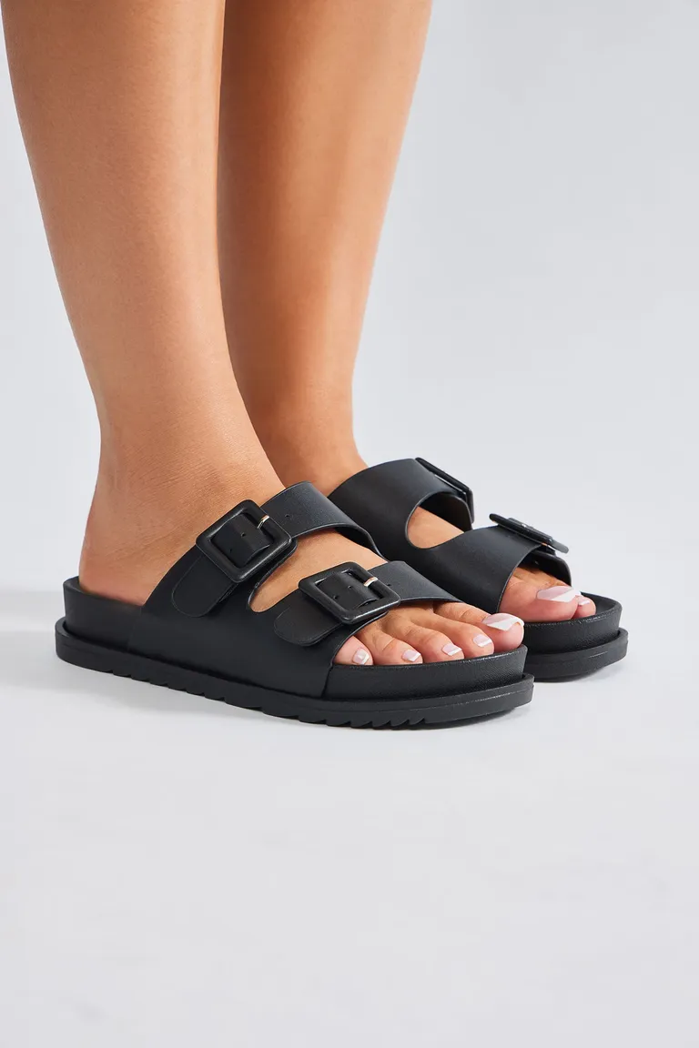 Ojotas jaylene con hebilla de Fashion Nova en Sandalias para argentina