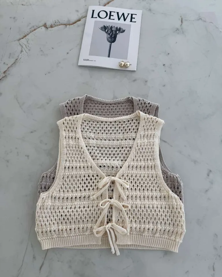 Elegante chaleco tejido de hilo con diseño multitrama de Hesed en Chalecos para argentina