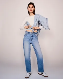 Jeans mom tiro alto confort de Bershka en Pantalones para argentina