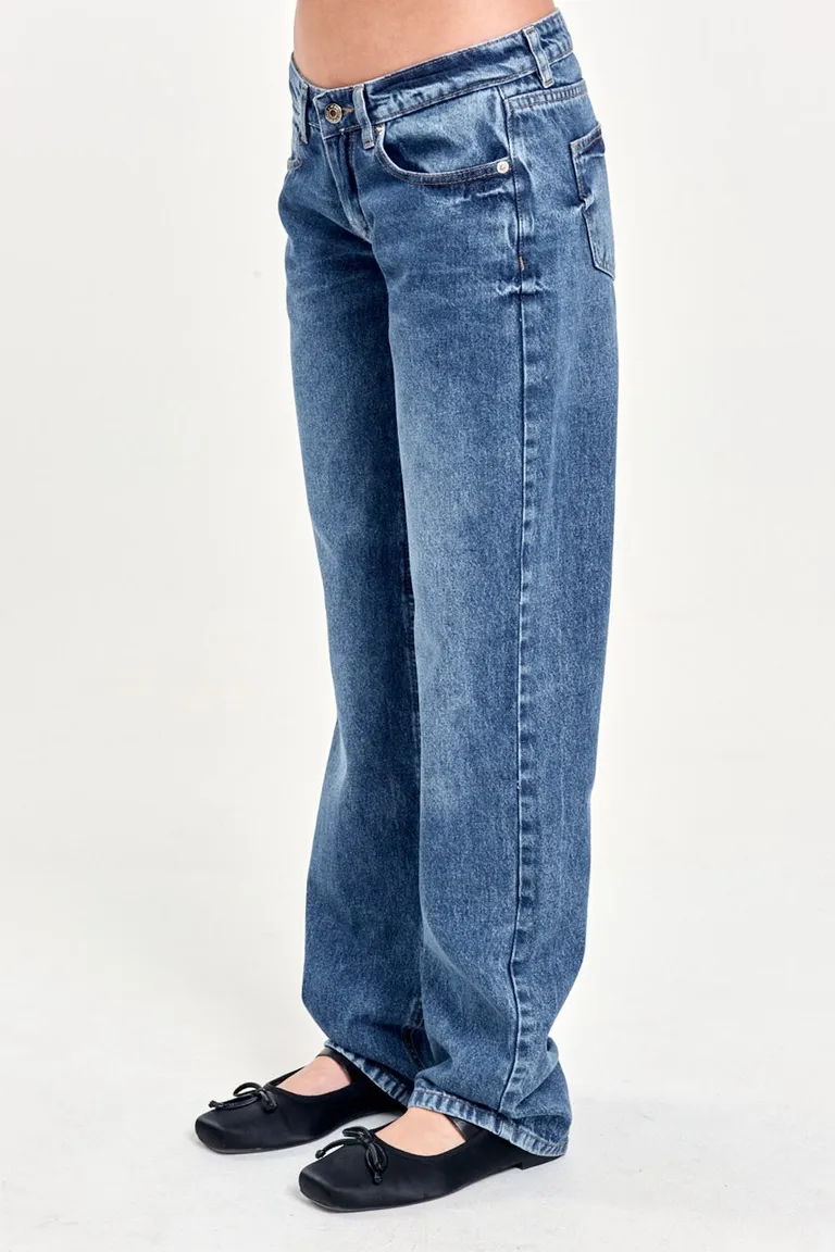 Pantalones de jean de tiro bajo y calce recto para un estilo casual y versátil de 47 Street en Pantalones para argentina