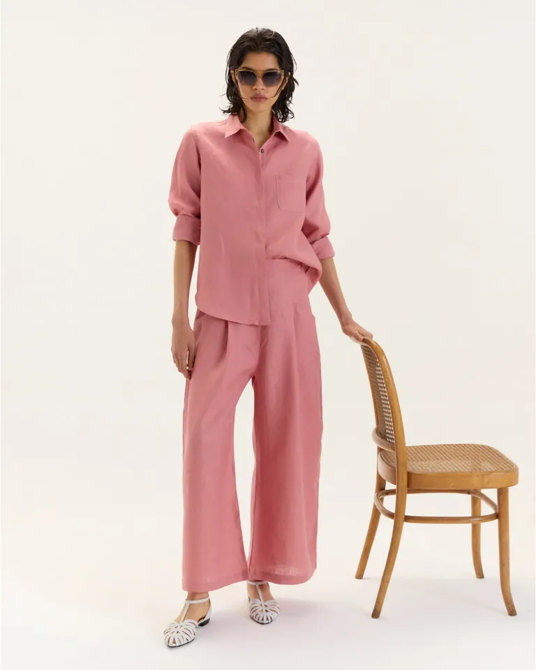 Pantalón ancho de lino en un tono rosado suave con detalles prácticos de Blue Sheep en Pantalones para argentina