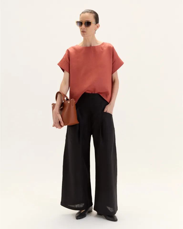 Pantalón ancho de lino en un tono rosado suave con detalles prácticos de Blue Sheep en Pantalones para argentina