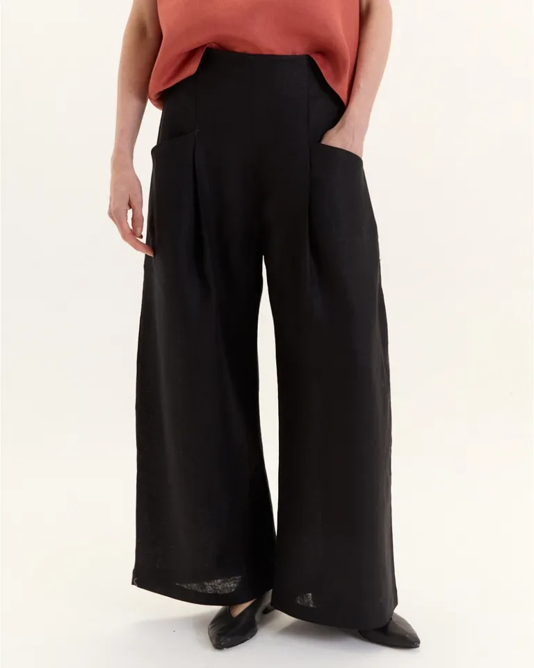 Pantalón ancho de lino en un tono rosado suave con detalles prácticos de Blue Sheep en Pantalones para argentina