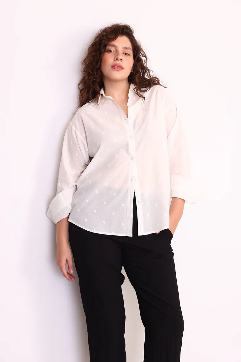 Camisa blanca con bordado de lunares - Ajuste cómodo y elegante de Yagmour en Camisas para argentina