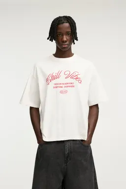 Remera gráfico chill vibes de Pull&Bear en Remeras y Polos para argentina