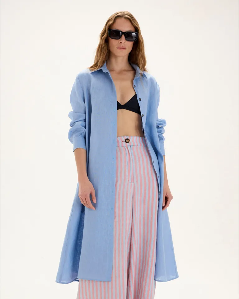 Vestido camisero de lino en corte evasé con bolsillos laterales de Blue Sheep en Vestidos para argentina