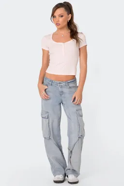 Remera henley calada de Edikted en Remeras para argentina
