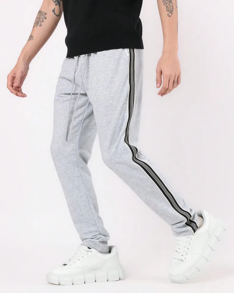 Pantalón Deportivo Franja Lateral de Sumwon Pantalones Gris