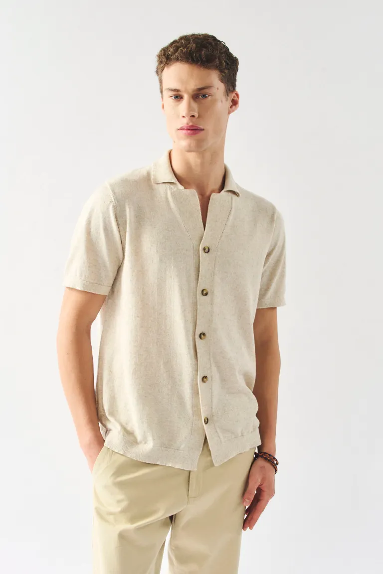 Suéter tejido de manga corta con detalles marmolados y diseño clásico de Bensimon en Buzos y Sweaters para argentina