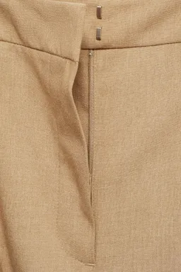 Pantalón recto pinzas de Mango en Pantalones para argentina