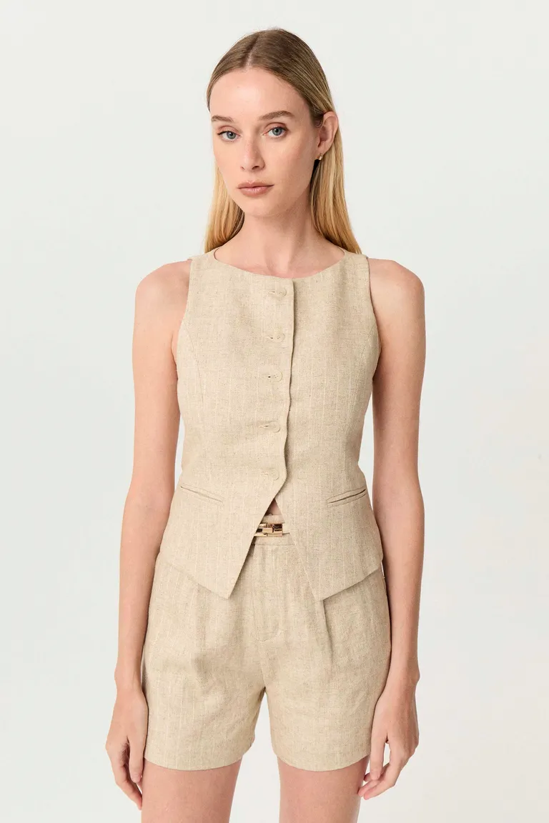 Chaleco de sastrería lino viscosa con escote bote y botones a tono de Markova en Chalecos para argentina