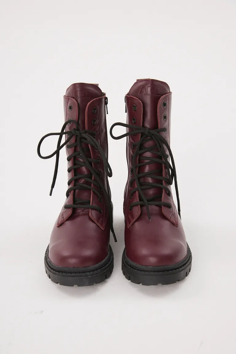 Botas de caña media con cordones frontales y suela de plataforma antideslizante de Akiabara en Botas y Botinetas para argentina