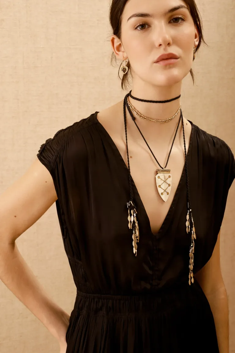 Vestido largo con escote en V y mangas cortas caídas - Diseño elegante y femenino de Rapsodia en Vestidos para argentina